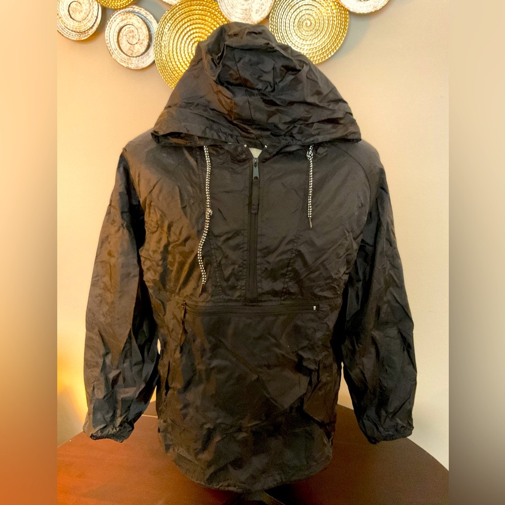 NWT Windbreaker Black Jacket with Drawstring Hood and Elastic Cuffs. Medium size